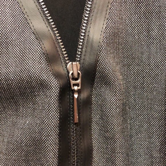 Elie Tahari Short Sleeve Dress - Picture 3 of 5